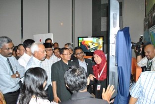 Read more about the article Lawatan Ahli Parlimen Malaysia ke Pusat Panggilan Kecemasan MERS 999